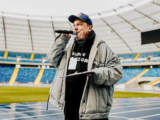 adi tomala dj mikrofon